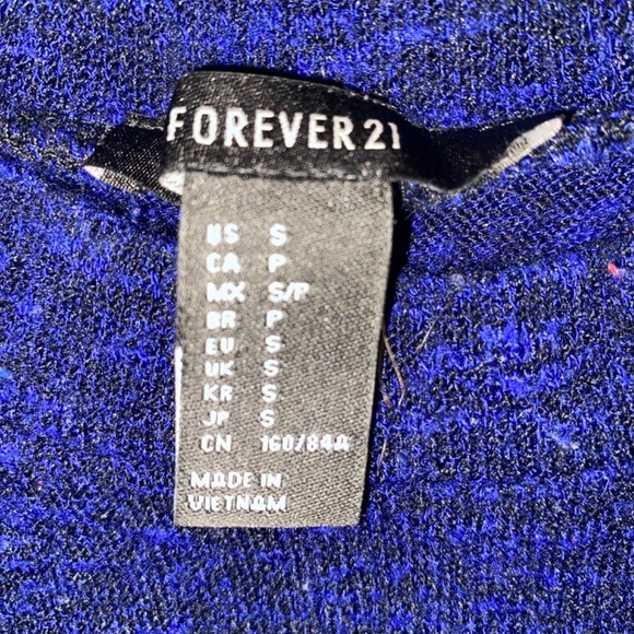 Forever 21 ladies small navy sweater so soft - Picture 4 of 4